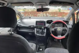 2010 Toyota wish 