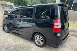 2012 Toyota Noah SI