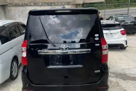 2012 Toyota Noah SI