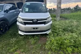 2016 Toyota Voxy