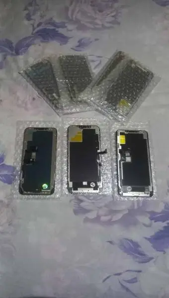 iPhone Screens