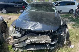 2012 Toyota crown athlete (damage)