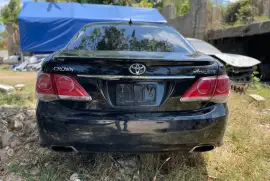 2012 Toyota crown athlete (damage)