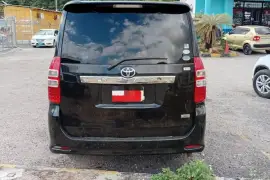 2011 Toyota Noah