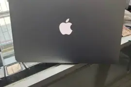 MacBook Air 2017 8gb ram 512GB