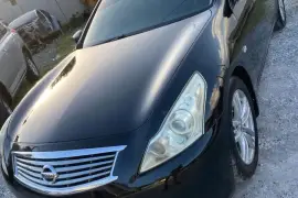 2010 nissan skyline