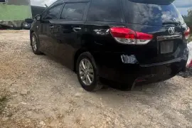 Toyota wish 2011