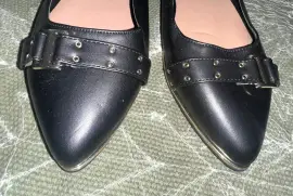 Size 9.5 Black Flat Shoes for Women