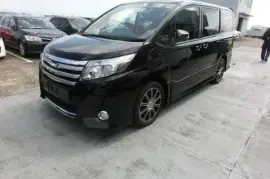 2015 Toyota Noah SI