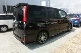 2015 Toyota Noah SI