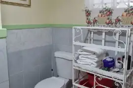 Fully Furnished 1 Bedroom, 1 Bath Apt