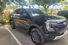 Black Ford Ranger XLT 2023