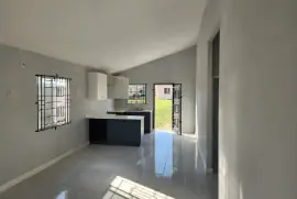 2 Bedrooms, 1 Bathroom House