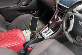 Hyundai elantra 2012