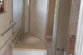 2 Bedrooms 1 Bathroom Apartment