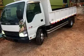 2005 Isuzu 5 ton truck