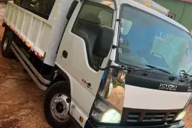 2005 Isuzu 5 ton truck