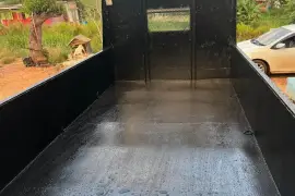 2005 Isuzu 5 ton truck