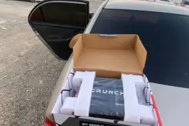 2000 wattt crunch amp