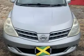 2013 Nissan tiida