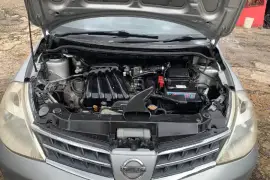 2013 Nissan tiida