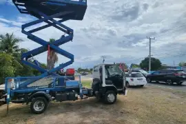 2007 Isuzu Hydraulic Lift Truck