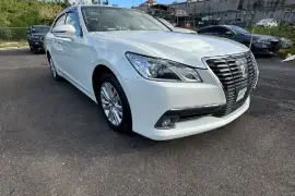 2015 Toyota Crown Royale 
