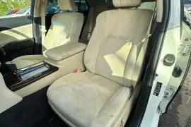 2015 Toyota Crown Royale 