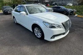 2015 Toyota Crown Royale 