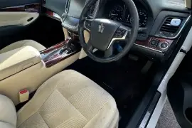 2015 Toyota Crown Royale 