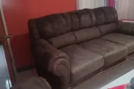 Comfortable 3-Piece Sofa Set for Sale – Great Condition!