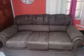 Comfortable 3-Piece Sofa Set for Sale – Great Condition!