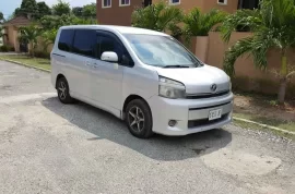 2012 Toyota Voxy