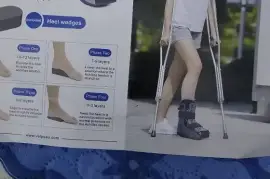 Broken foot shoes