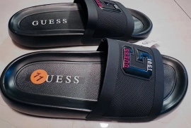  Size 10 & 11 Men’s Guess Slides