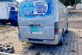 2004 Nissan caravan