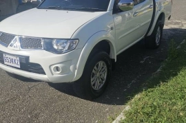 2014 Mitsubishi L200