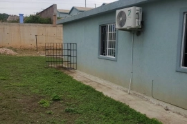 2 Bedrooms House