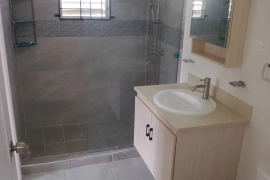 2 Bedrooms House