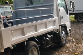 Isuzu truck tipper
