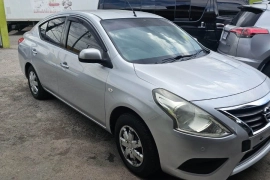 2015 Nissan latio