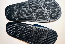 Size 8 Blue Guess Men’s Slides!