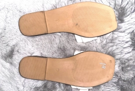 Size 8 Women’s Slippers