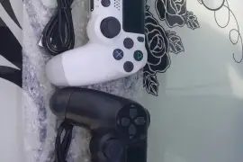 Wireless Gaming Controller (PS4 Compatible)