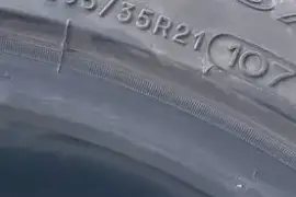 Tyre 295-35-21