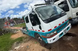 Mitsubishi wrecker