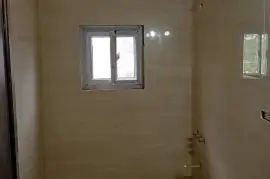 Leon tiling and painting company