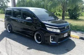 2015 Toyota Voxy fully loaded