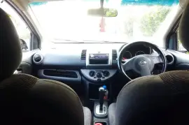 2010 Grey Nissan Note