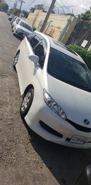 Toyota Wish 2012